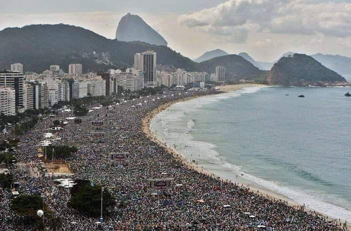 Rod Stewart em Copacabana, o maior público do mundo